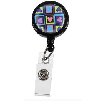 Id holder med flere hjerter