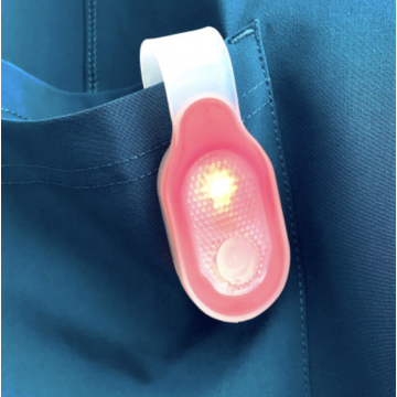 Magnetisk silicone flashlys/ lys til å henge på uniformen
